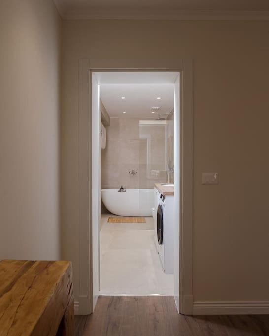 Anna'S Blloku Apartment ติรานา ภายนอก รูปภาพ