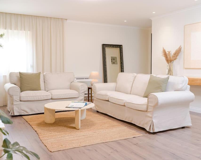 Anna'S Blloku Apartment ติรานา ภายนอก รูปภาพ